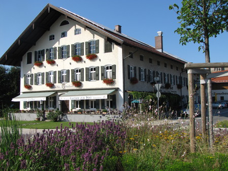 Metzgerei Maier mit Ímbiss und neban das Hofcafe Donebauer Metzgerei Maier mit Ímbiss und neban das Hofcafe Donebauer