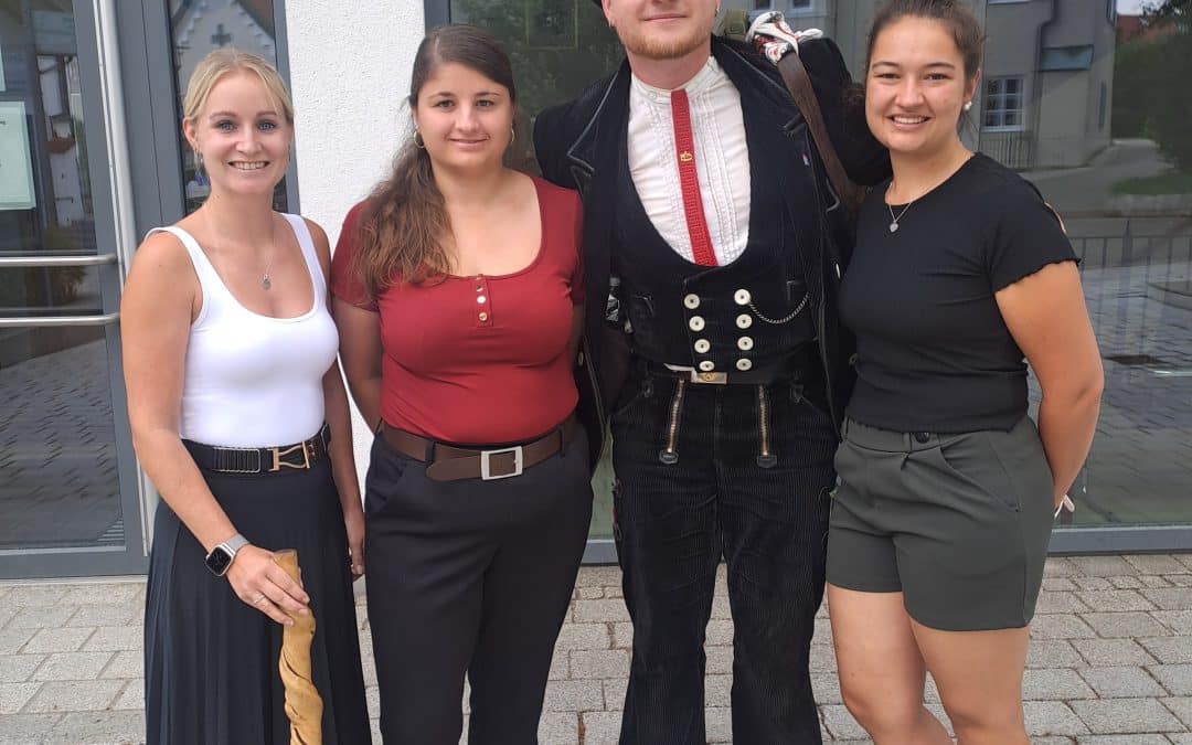 Wandergeselle zu Besuch im Pruttinger Rathaus